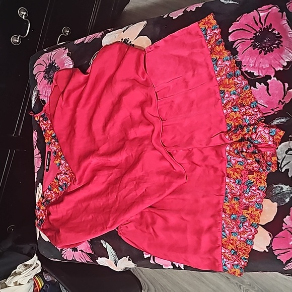 Size XL INC is the brand, and I am so sad to let this go! - Picture 1 of 7